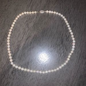 Dainty Pearl Necklace